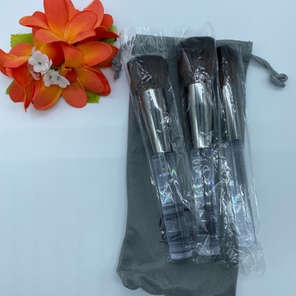 Makeup brushes